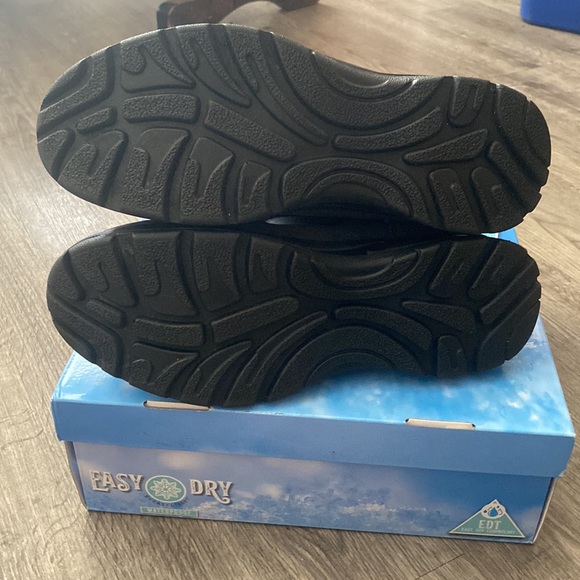 NIB Easy dry by easy street frosty navy blue waterproof winter booties boots 10W - Picture 2 of 3